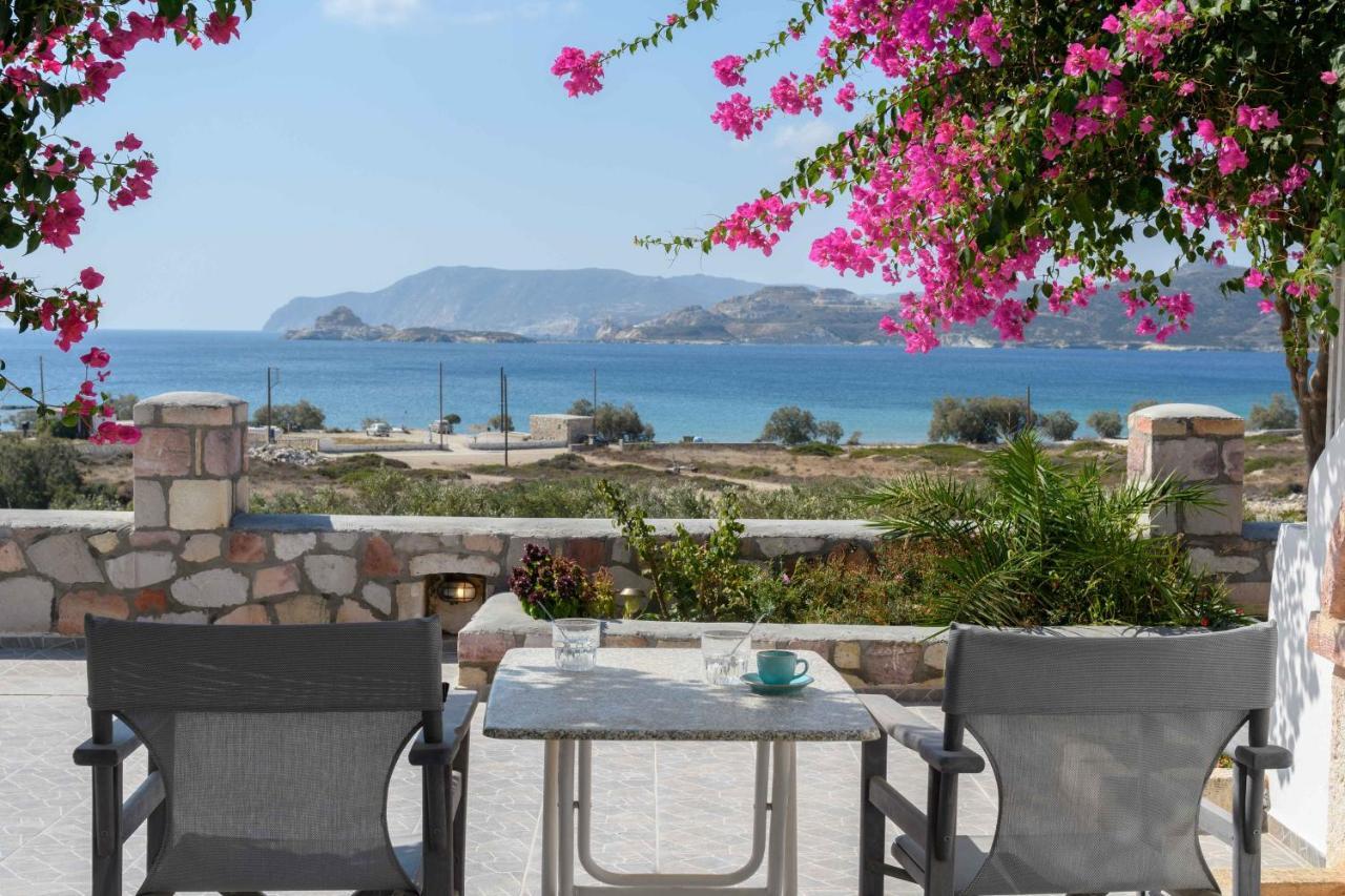 Κalamitsi Rooms & Apartments Kimolos Exterior photo