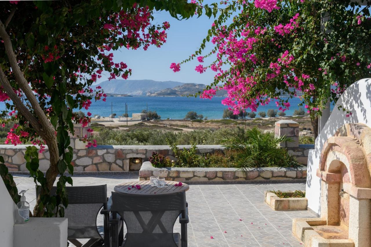 Κalamitsi Rooms & Apartments Kimolos Exterior photo