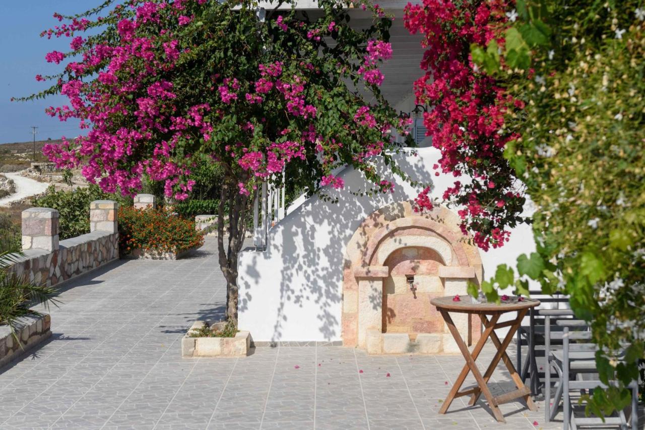Κalamitsi Rooms & Apartments Kimolos Exterior photo