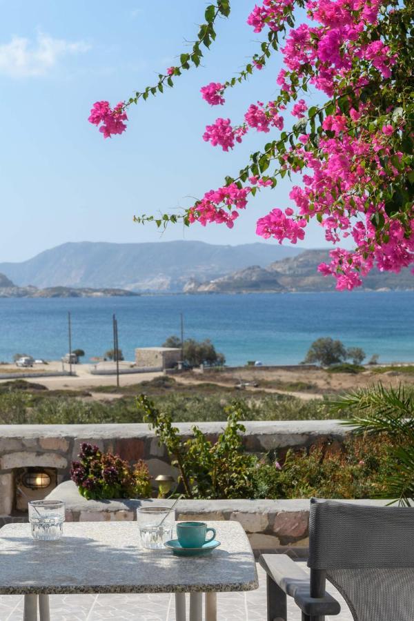 Κalamitsi Rooms & Apartments Kimolos Exterior photo