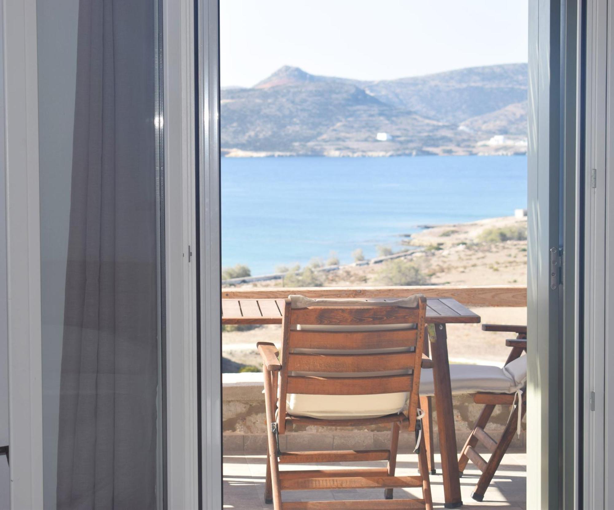 Κalamitsi Rooms & Apartments Kimolos Exterior photo