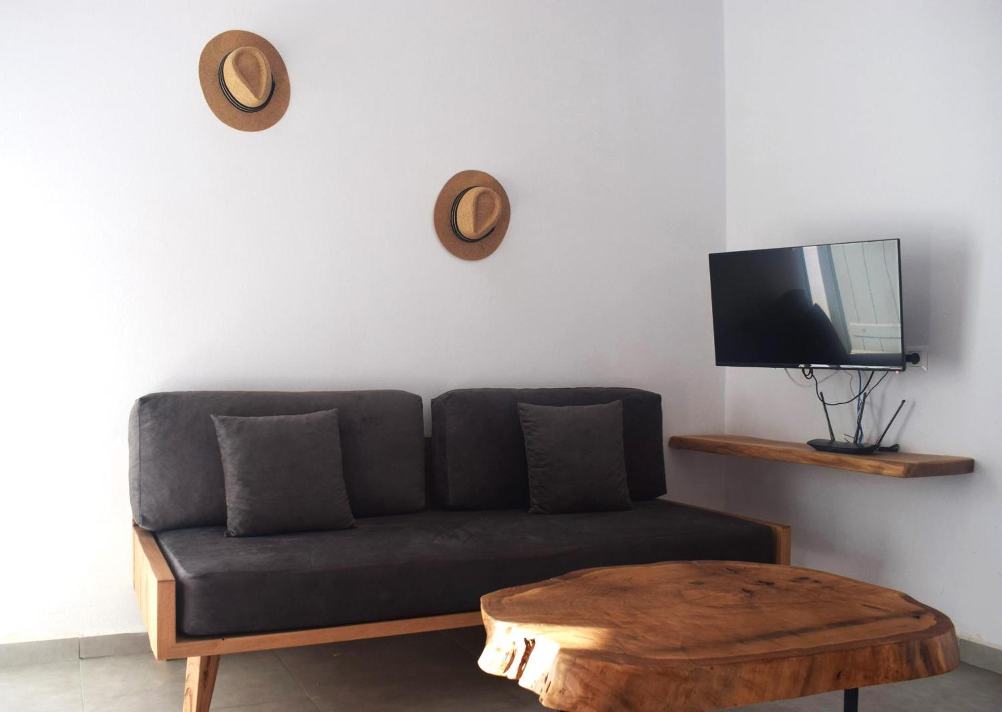 Κalamitsi Rooms & Apartments Kimolos Exterior photo