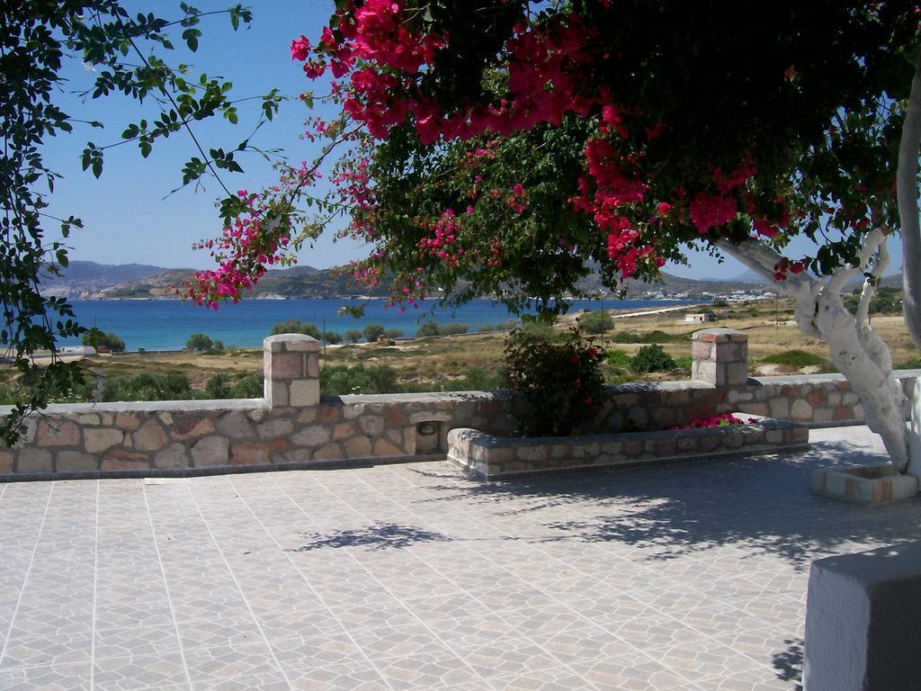 Κalamitsi Rooms & Apartments Kimolos Exterior photo