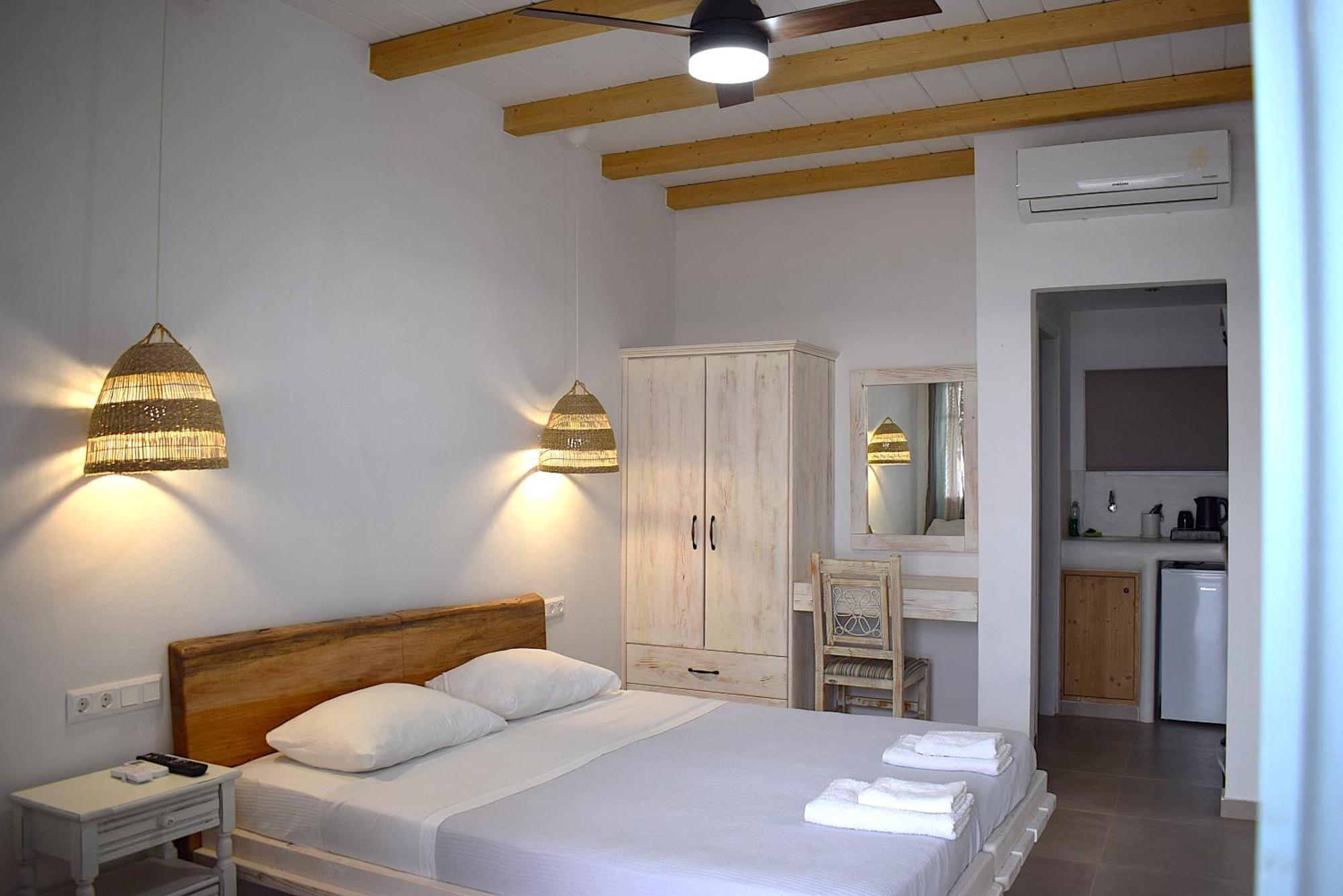 Κalamitsi Rooms & Apartments Kimolos Exterior photo
