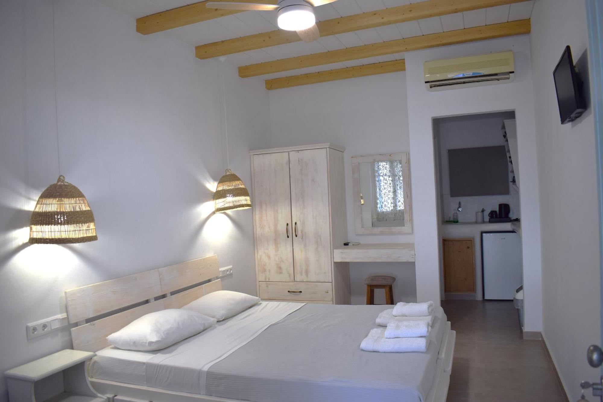 Κalamitsi Rooms & Apartments Kimolos Exterior photo